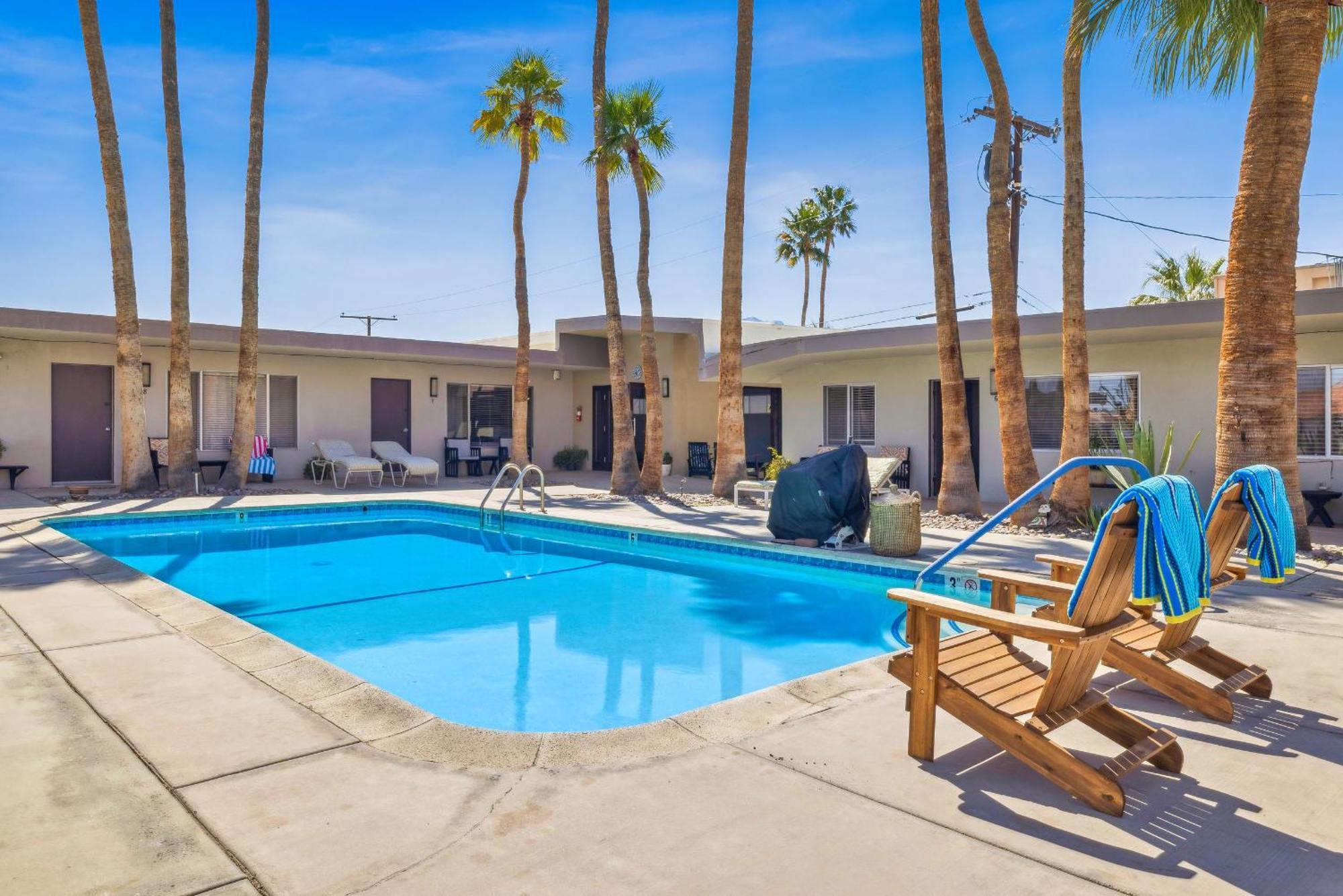 Lido Palms Resort And Spa Desert Hot Springs Exterior photo