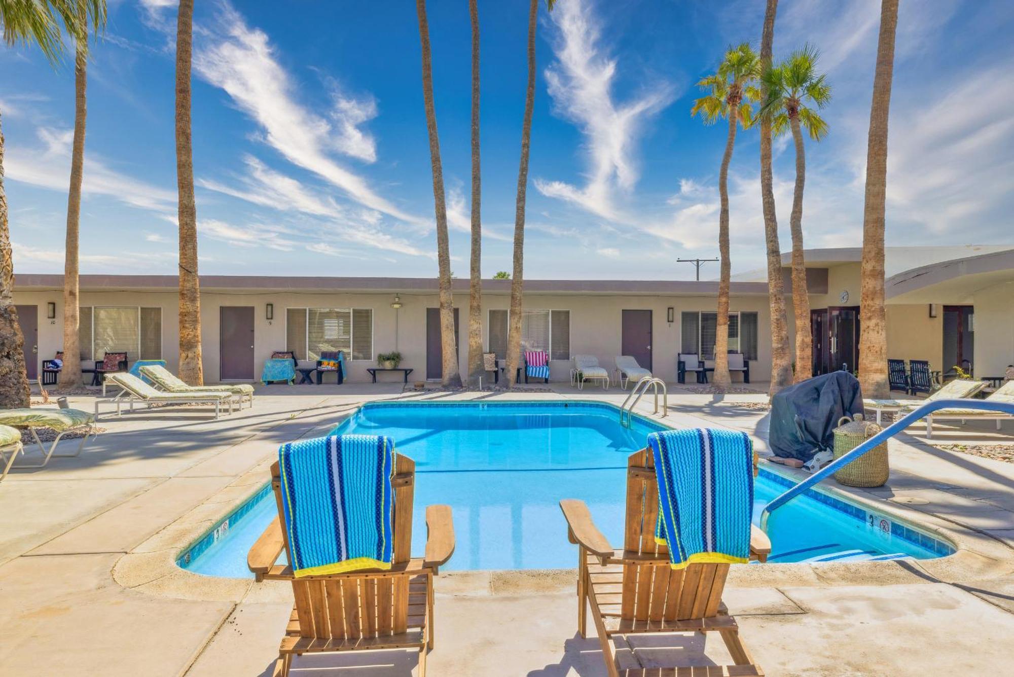 Lido Palms Resort And Spa Desert Hot Springs Exterior photo